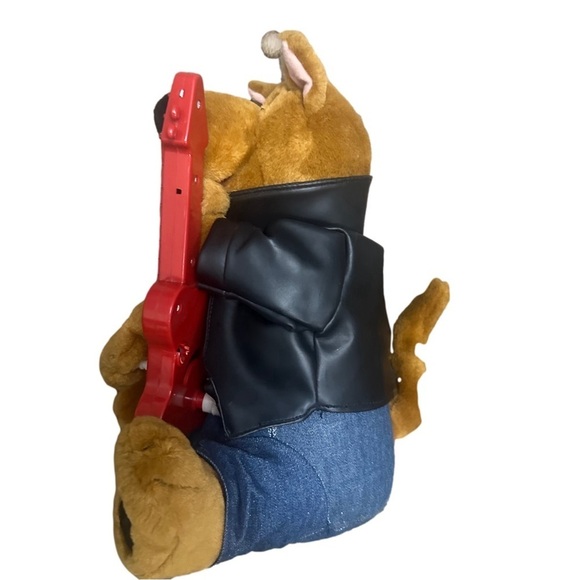Vintage Y2K Rock & Roll Scooby Doo Plush Toy Plays Guitar Sings Soul Man WORKS! - Picture 6 of 7